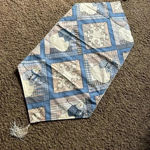 Homemade table runner - Picture 1 of 7